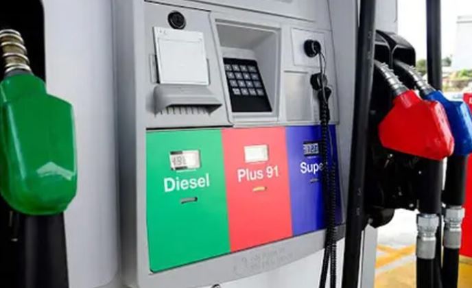 Los precios de los combustibles registrarán una rebaja