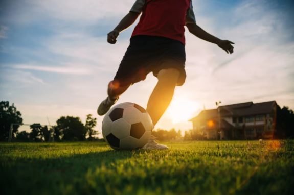 5 beneficios saludables de practicar el fútbol