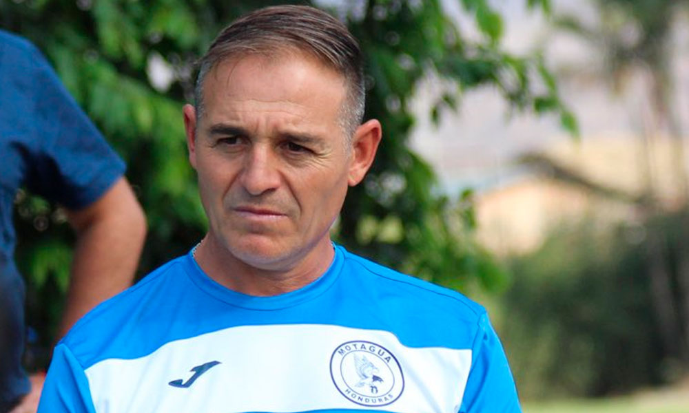 Hernán “Tota” Medina dejó de ser el técnico Club Motagua