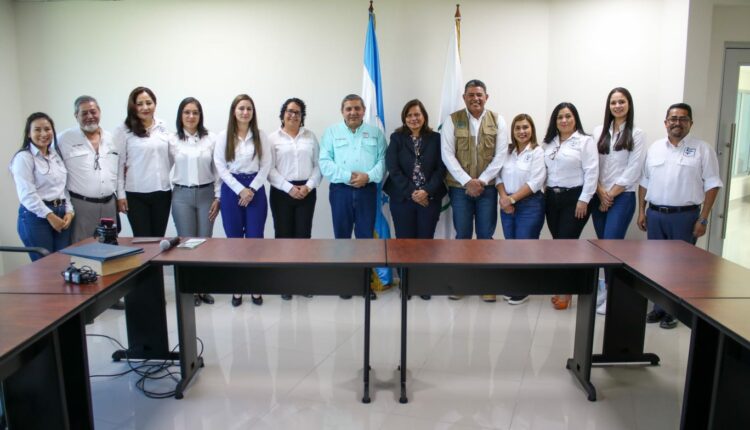 Turismo y la UNACIFOR firman convenio en apoyo a la formación de estudiantes de turismo