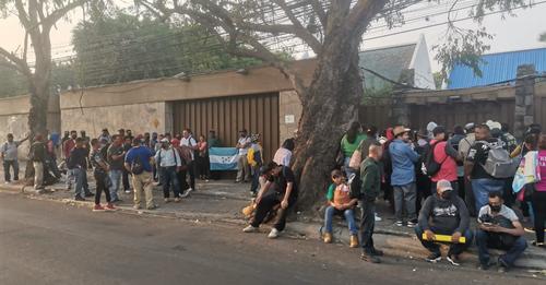 Campesinos se toman la Oficina Administradora de Bienes Incautados en Tegucigalpa en petición de tierras