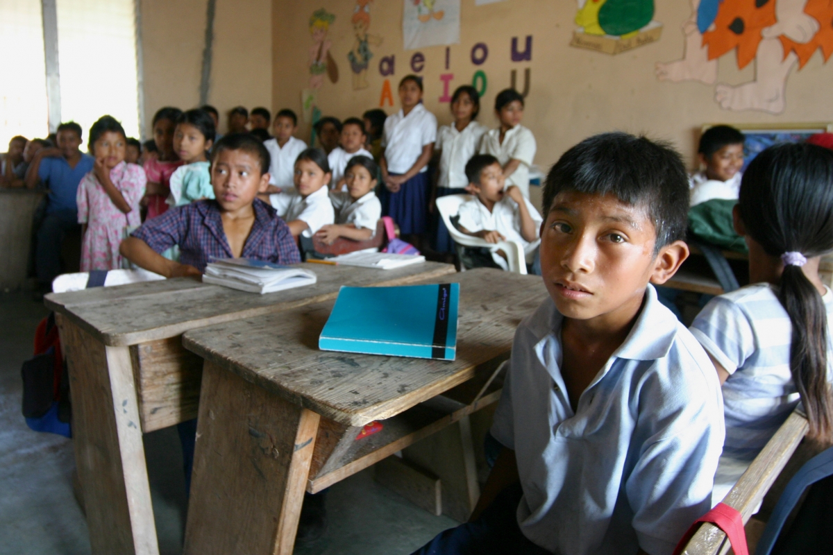 Más del 20% de centros educativos en Honduras no reciben clases por falta de maestros, según ASJ.