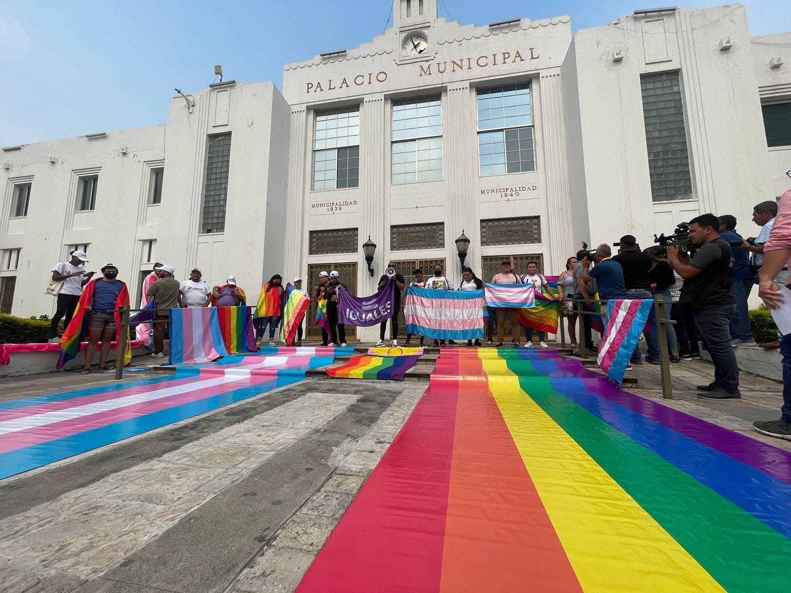 Comunidad LGBTI protesta contra el alcalde de San Pedro Sula por discursos de odio