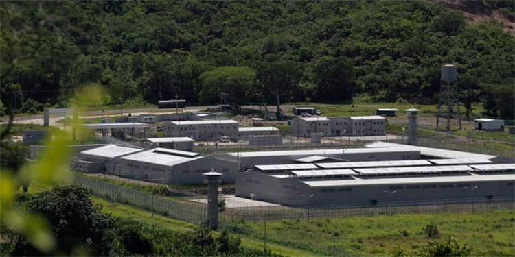 Suspensión de visitas en cárceles de máxima seguridad tras enfrentamiento entre reclusos