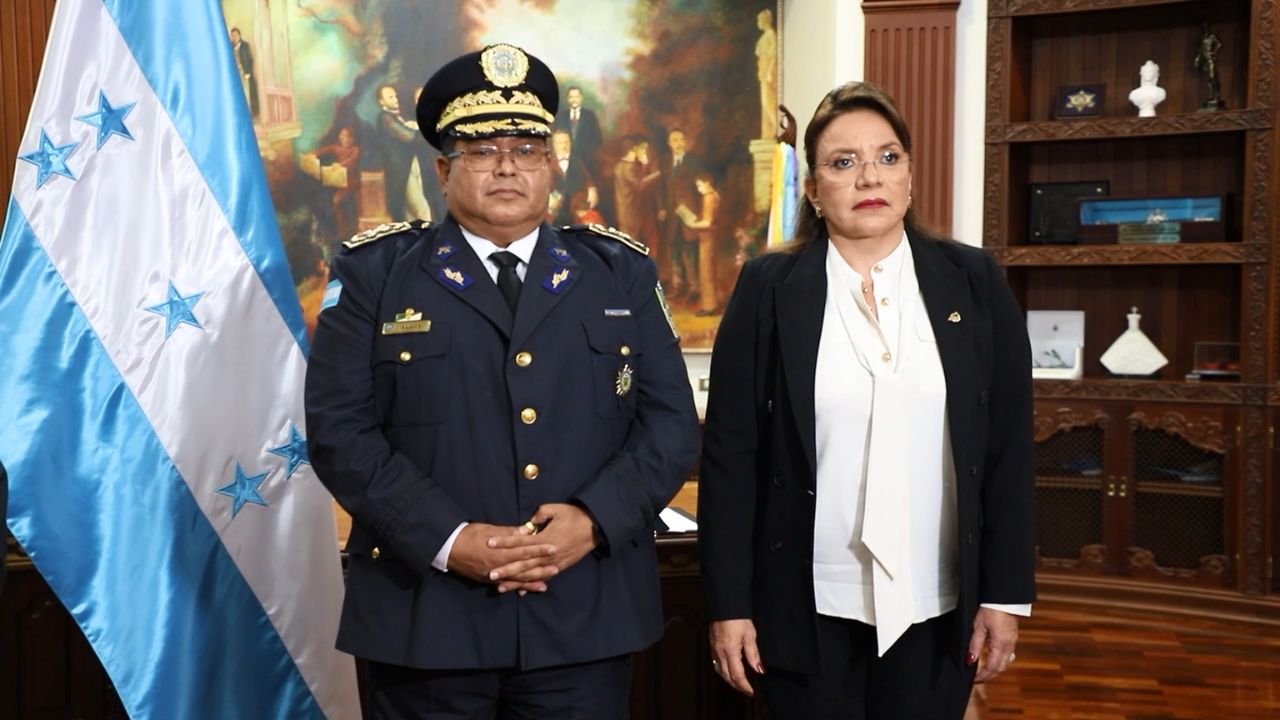 El General Juan Manuel Aguilar Godoy asume la dirección de la Policía Nacional