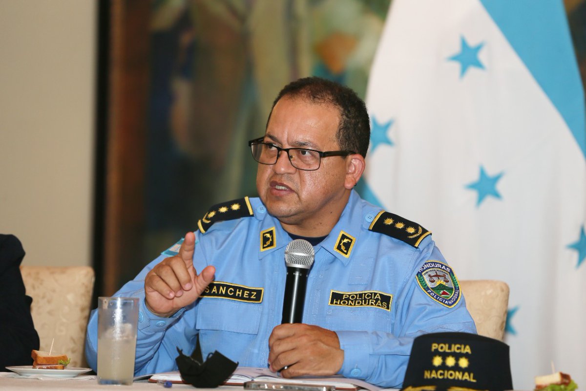La presidenta Xiomara Castro nombró al general Gustavo Sánchez como nuevo titular de la Secretaría de Seguridad  