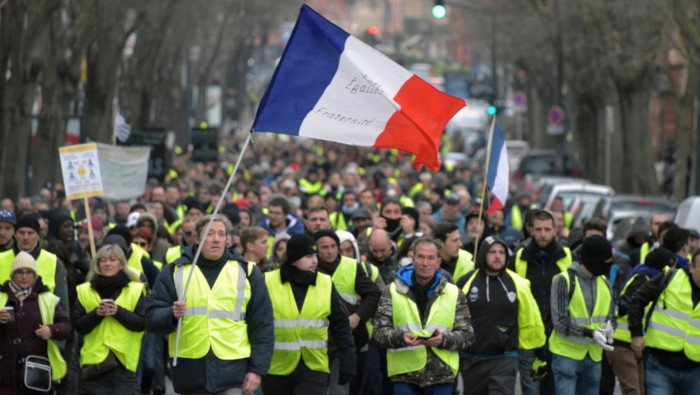 Gobierno Francés valorará estado de emergencia por protestas