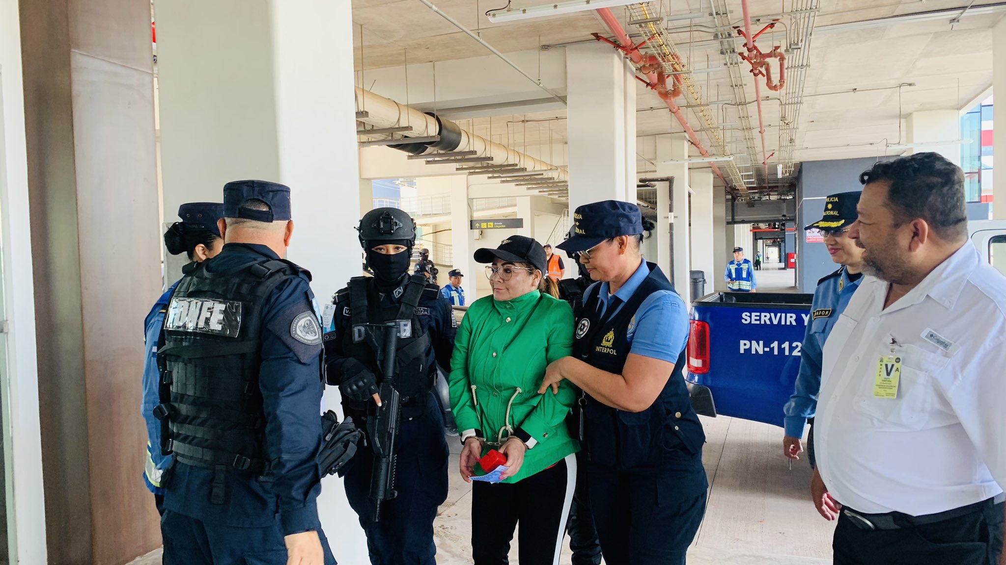 María Mendoza, alias ‘La Patrona’ llega al aeropuerto internacional Palmerola para su entrega a EE.UU.