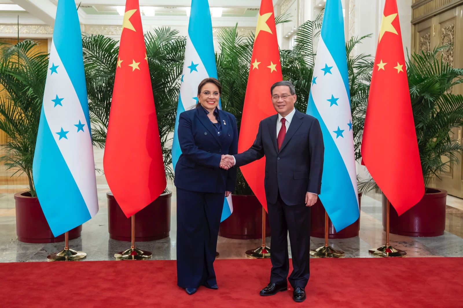 Presidenta Xiomara Castro destaca compromiso de Honduras durante visita a China