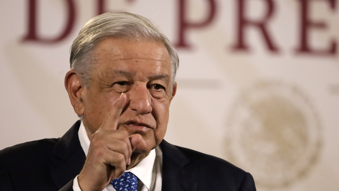 «El pueblo está feliz, feliz, feliz»: La encuesta que presume López Obrador
