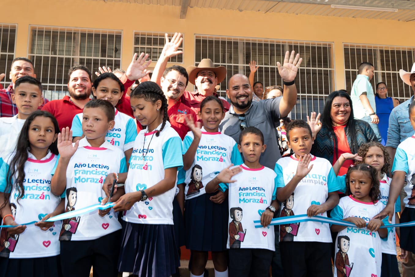 Estudiantes de Salamá, Olancho reciben un centro educativo<br>totalmente reconstruido
