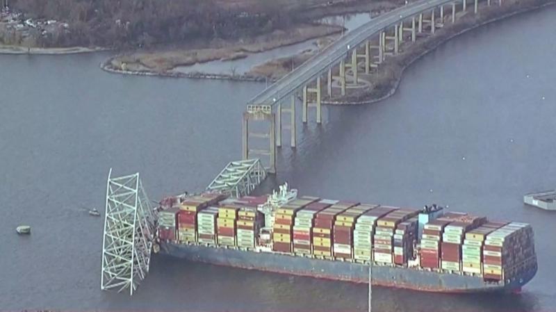 Cómo ocurrió el choque de un barco con el principal puente de Baltimore y qué se sabe de las posibles causas.